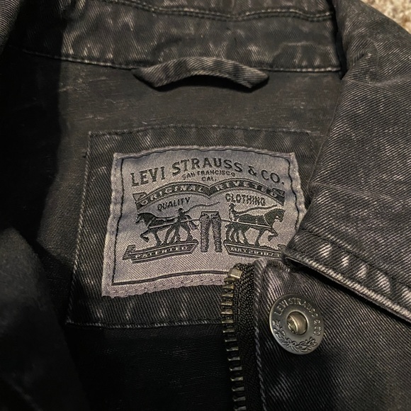 Levi Strauss black jean jacket - Picture 2 of 3